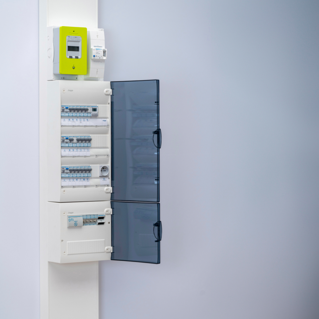Porte opaque blanc gamma+ pour coffret gamma 13, 1 rangée 13 M – Image 3